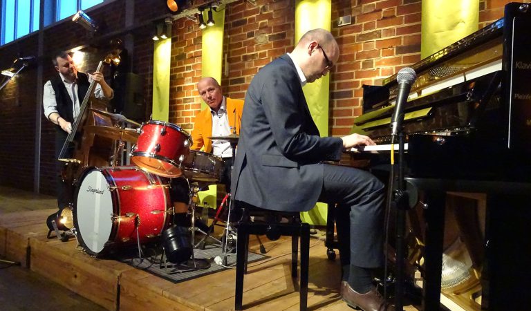 2017-02-19-Frank-Muschalle-Trio08