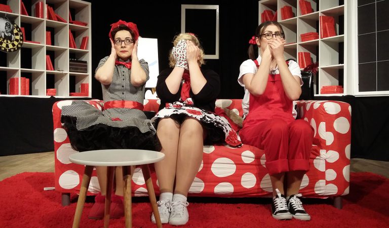 2018-04-12-13-14-Theater-Kanapee02