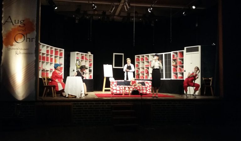 2018-04-12-13-14-Theater-Kanapee08