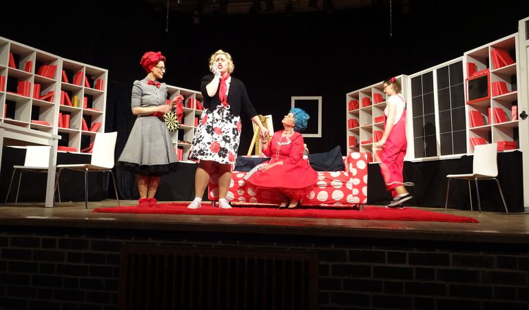 2018-04-12-13-14-Theater-Kanapee21