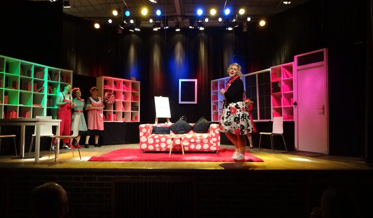 2018-04-12-13-14-Theater-Kanapee24