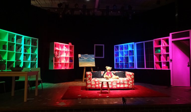 2018-04-12-13-14-Theater-Kanapee27