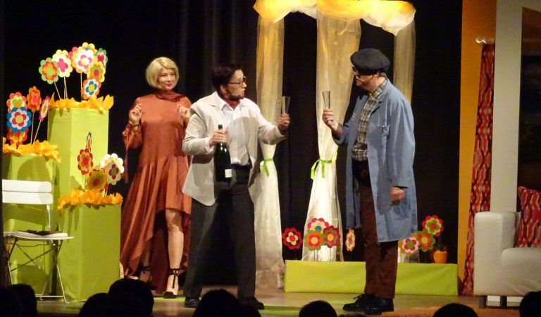 2019-04-05-Theater-Kanapee03